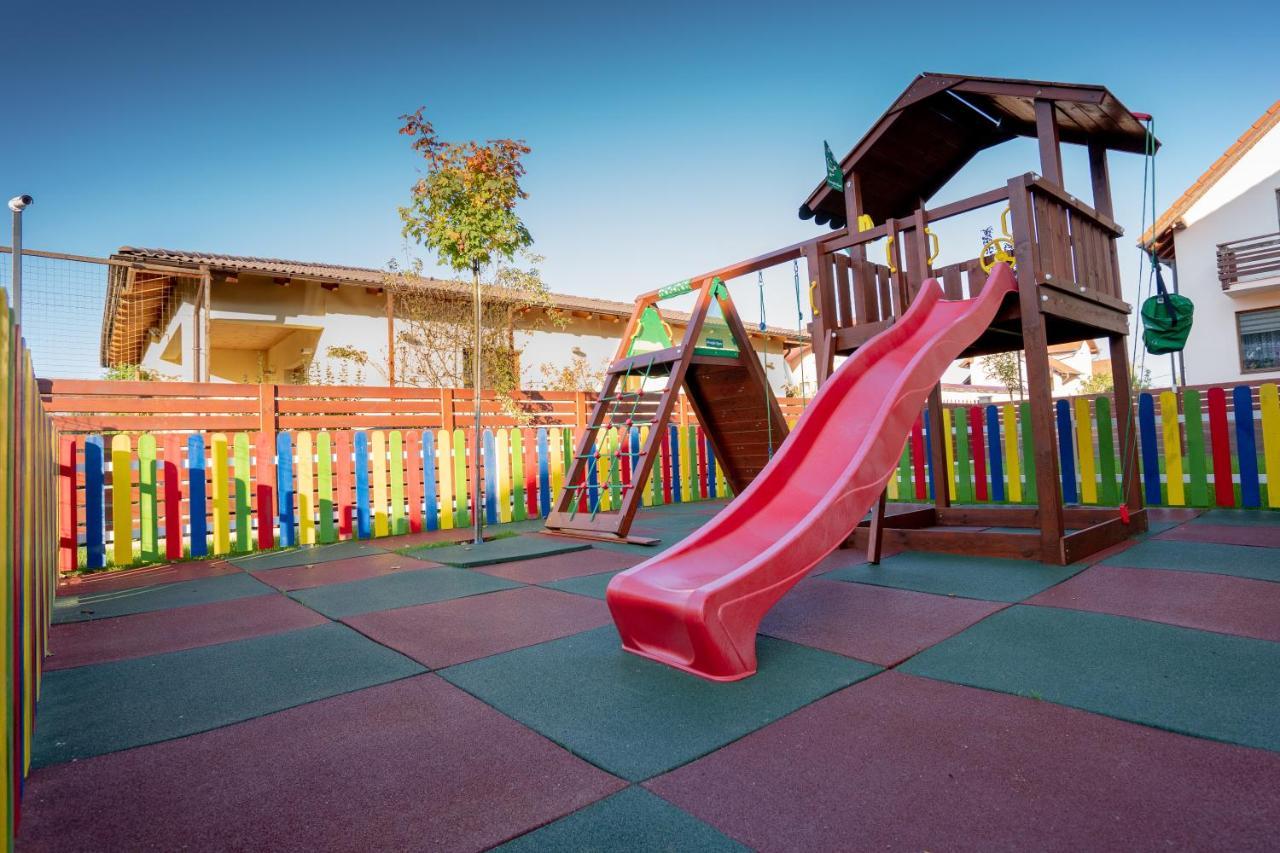 בראשוב Roots Villa Redwood מראה חיצוני תמונה