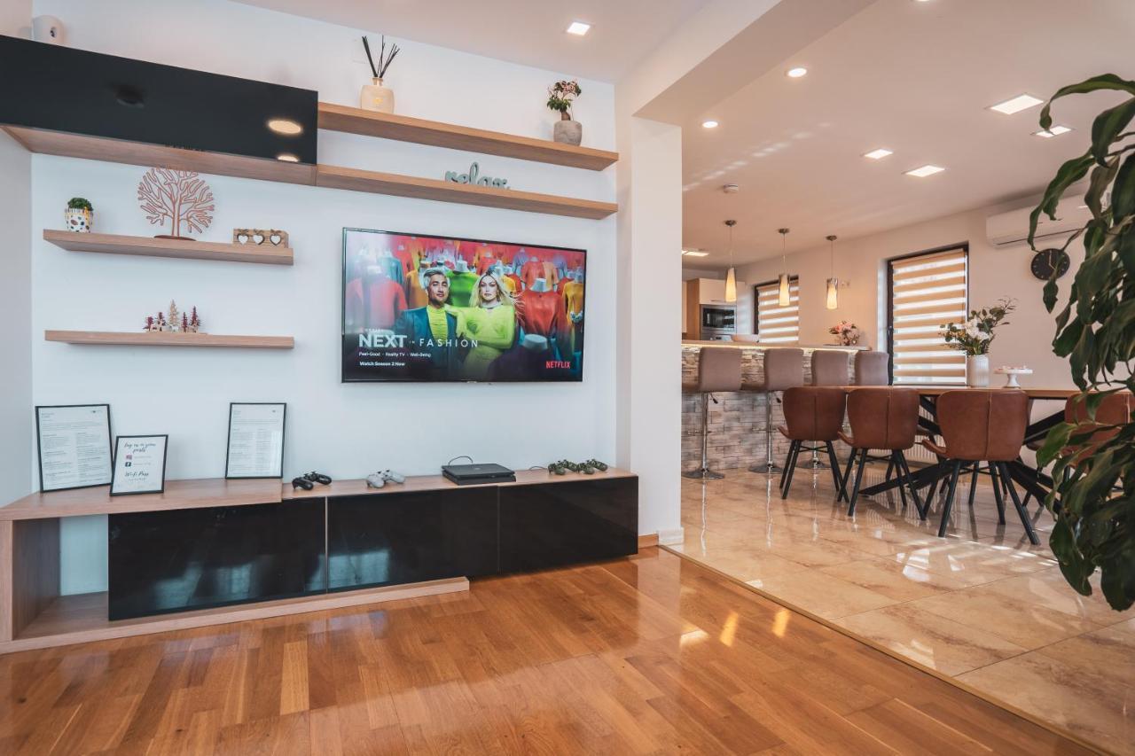 בראשוב Roots Villa Redwood מראה חיצוני תמונה